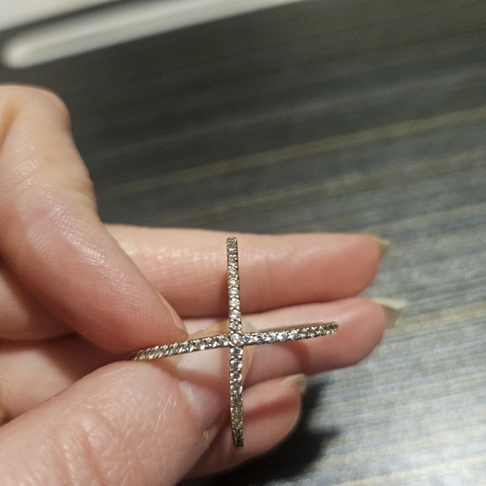 Rose Gold and Crystal Stone X Shaped Statement Ring - Picture 5 of 5